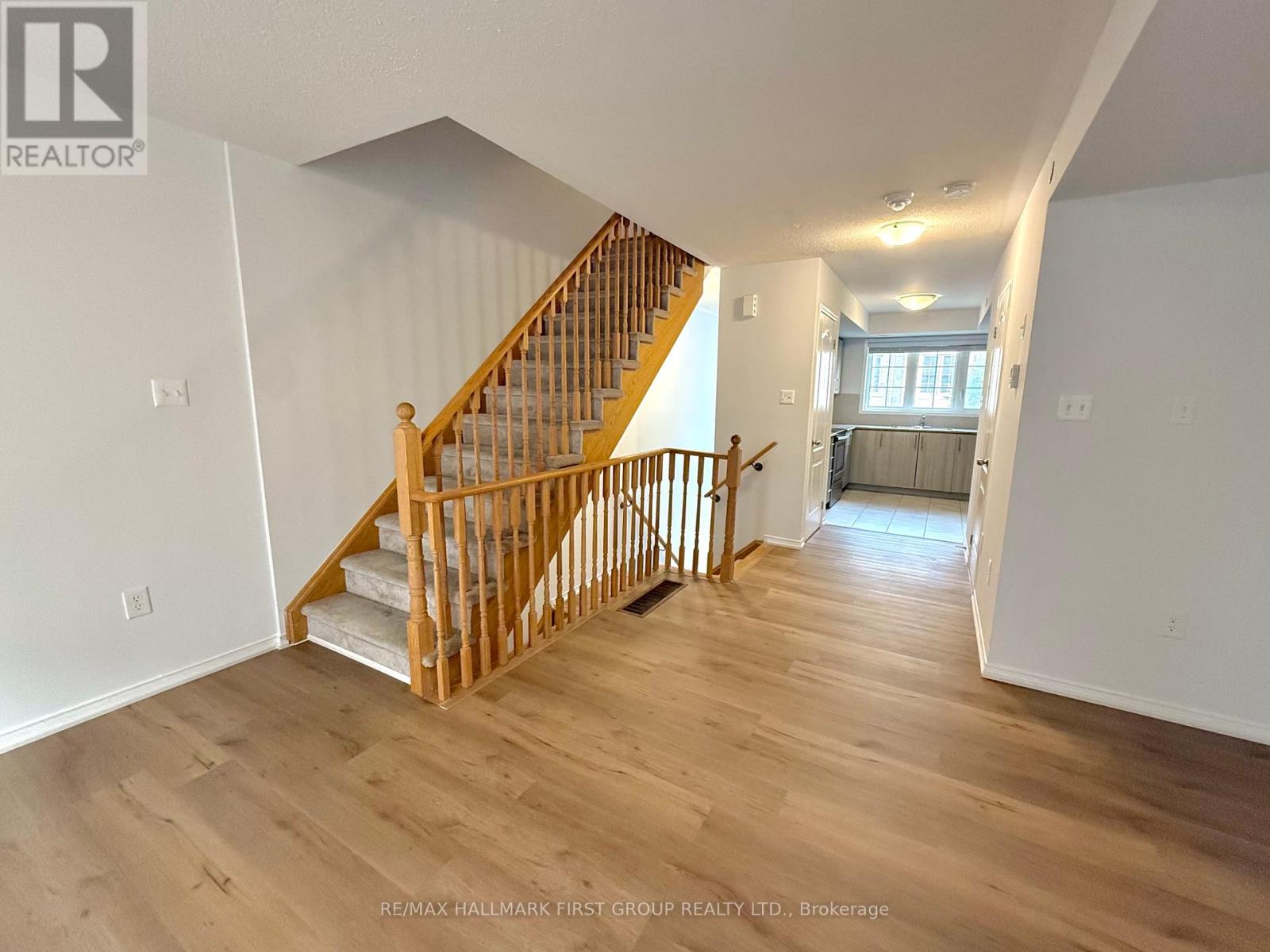 95 Sarita Path, Oshawa, Ontario  L1L 0K7 - Photo 8 - E12426822