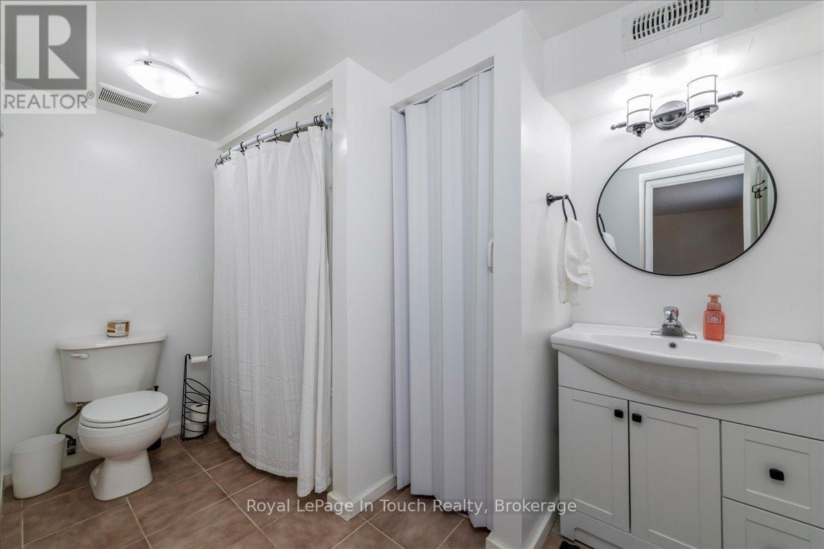 93 Edward Street, Penetanguishene, Ontario  L9M 1J3 - Photo 21 - S12426898