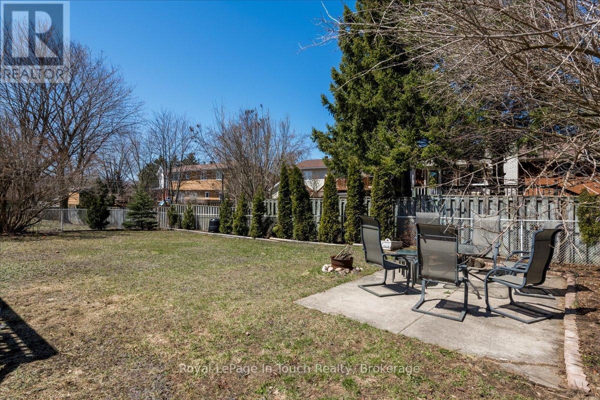 93 Edward Street, Penetanguishene, Ontario  L9M 1J3 - Photo 34 - S12426898