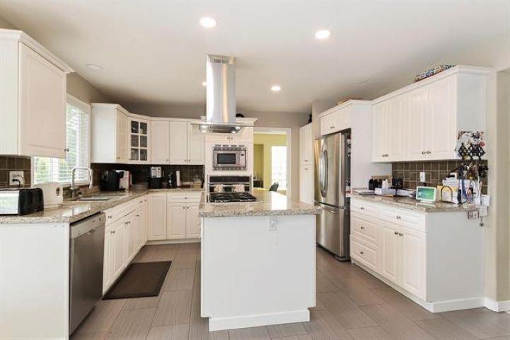 8164 Sumac Place, Mission, British Columbia  V2V 5R6 - Photo 9 - R3052162