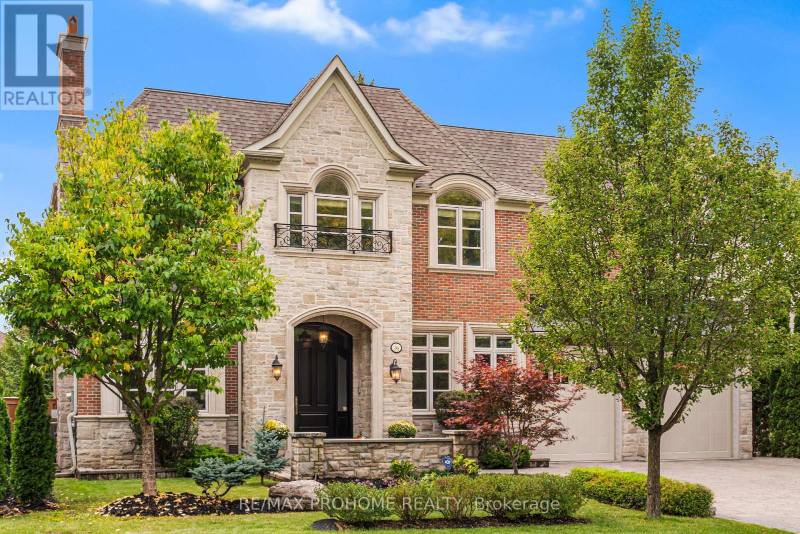 38 Park Crescent, Richmond Hill, Ontario  L4E 3J4 - Photo 3 - N12426790