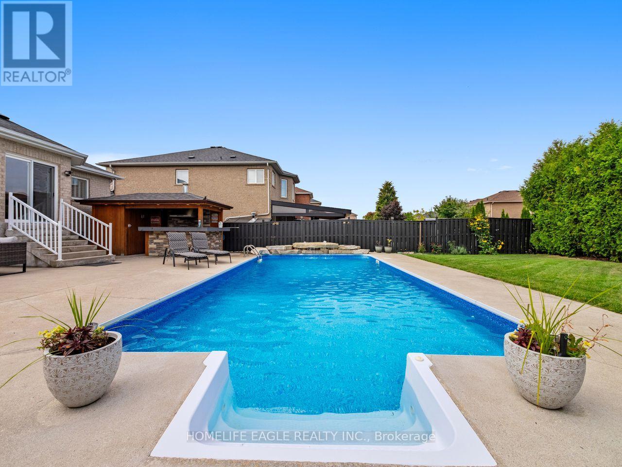 15 Eve Court, Bradford West Gwillimbury, Ontario  L3Z 3H6 - Photo 27 - N12426812