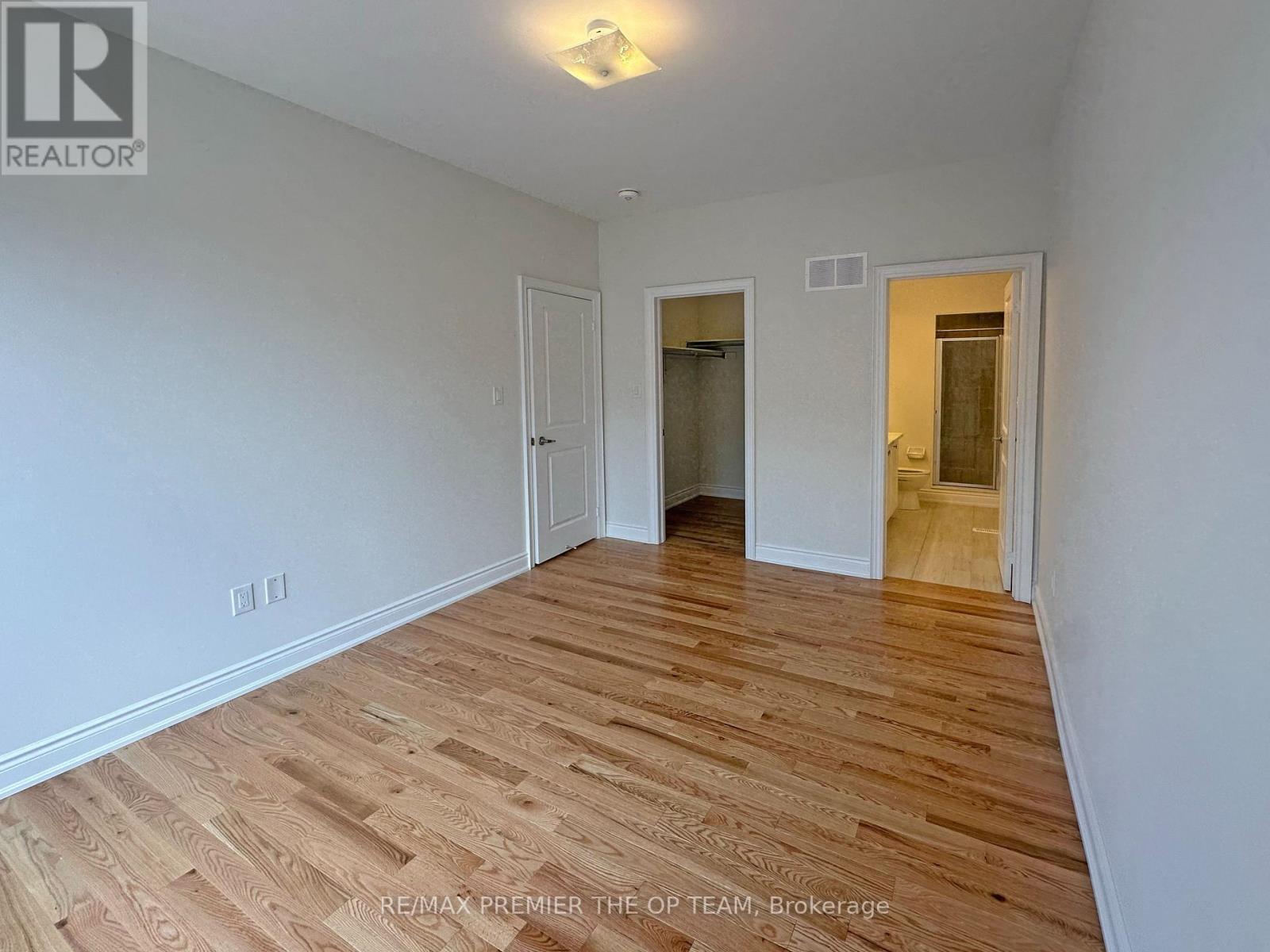 120 Tennant Circle, Vaughan, Ontario  L4L 5L5 - Photo 19 - N12426817