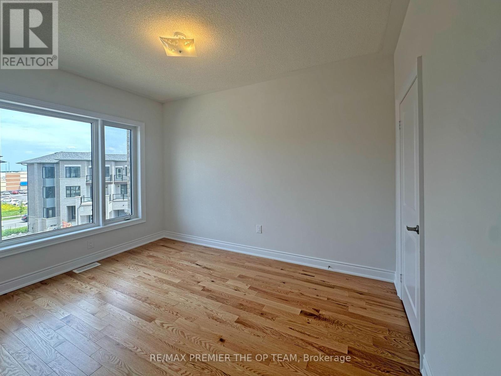 120 Tennant Circle, Vaughan, Ontario  L4L 5L5 - Photo 24 - N12426817