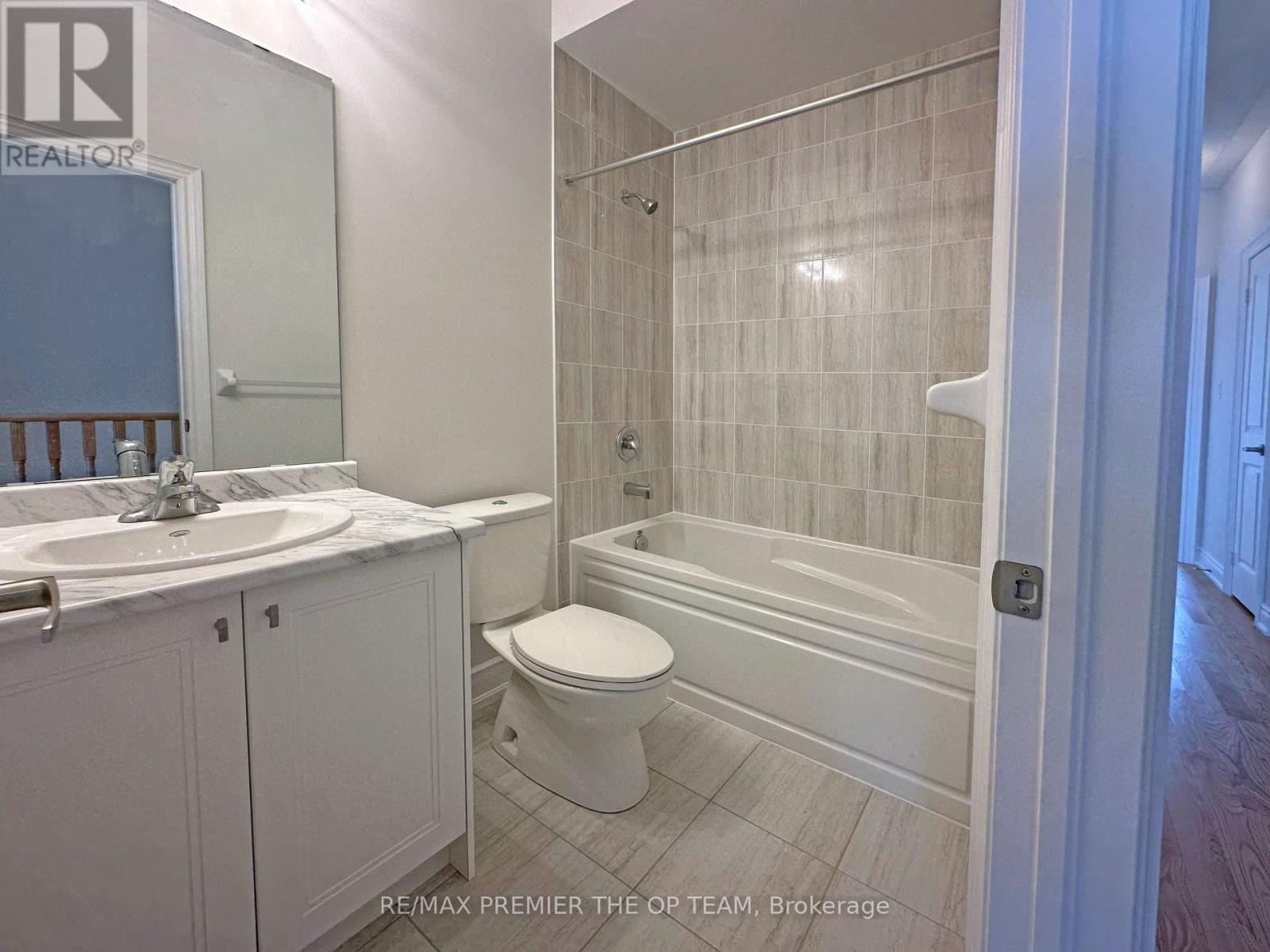 120 Tennant Circle, Vaughan, Ontario  L4L 5L5 - Photo 28 - N12426817