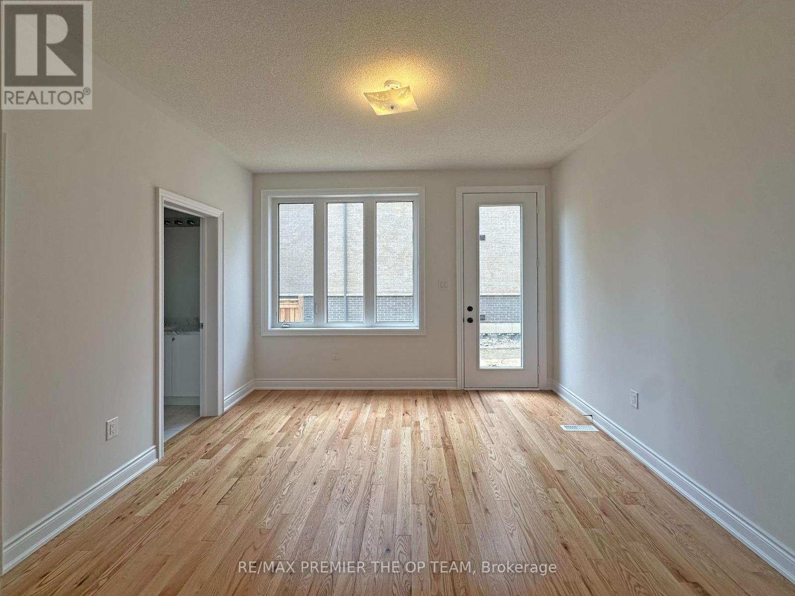 120 Tennant Circle, Vaughan, Ontario  L4L 5L5 - Photo 32 - N12426817