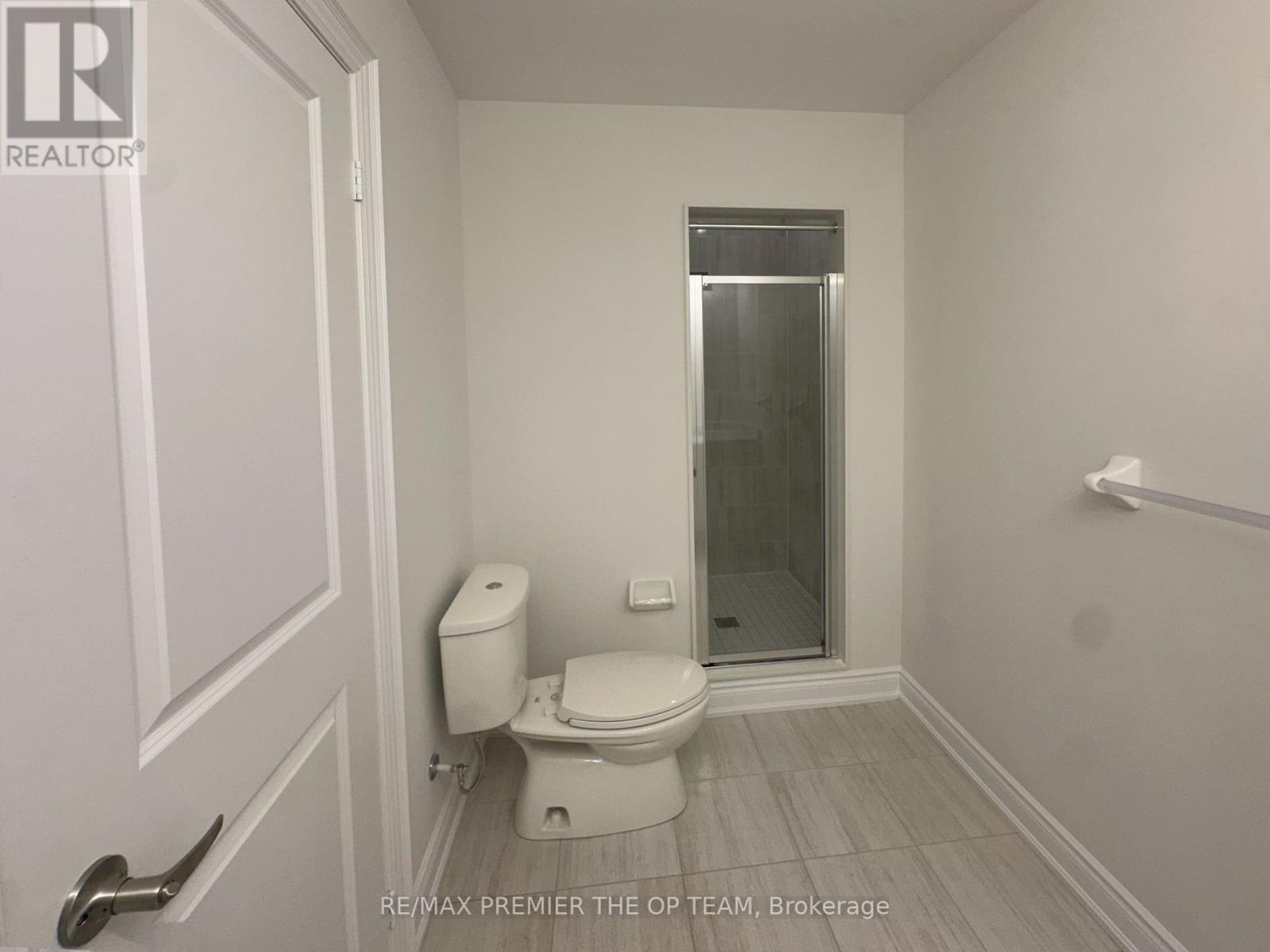 120 Tennant Circle, Vaughan, Ontario  L4L 5L5 - Photo 35 - N12426817