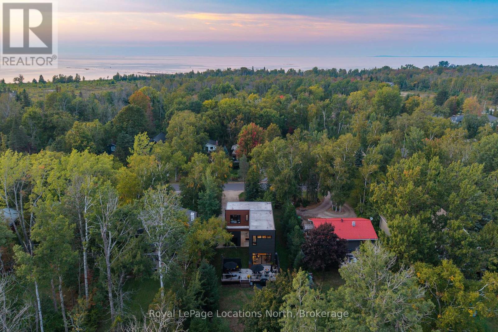 176 Timmons Street, Blue Mountains, Ontario  L9Y 0L2 - Photo 2 - X12426861