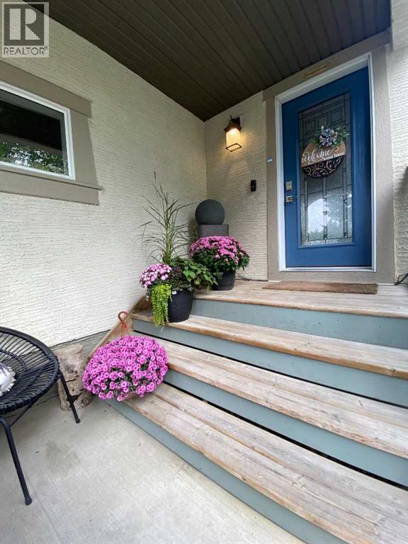45 Mahogany Pointe Se, Calgary, Alberta  T3M 0T2 - Photo 3 - A2255037