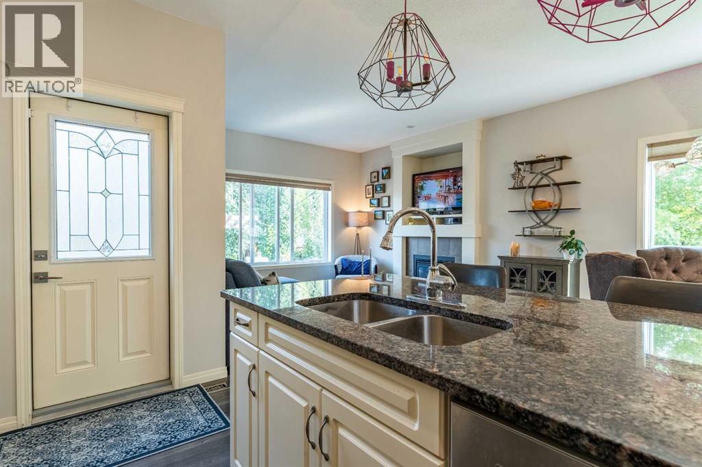 45 Mahogany Pointe Se, Calgary, Alberta  T3M 0T2 - Photo 8 - A2255037