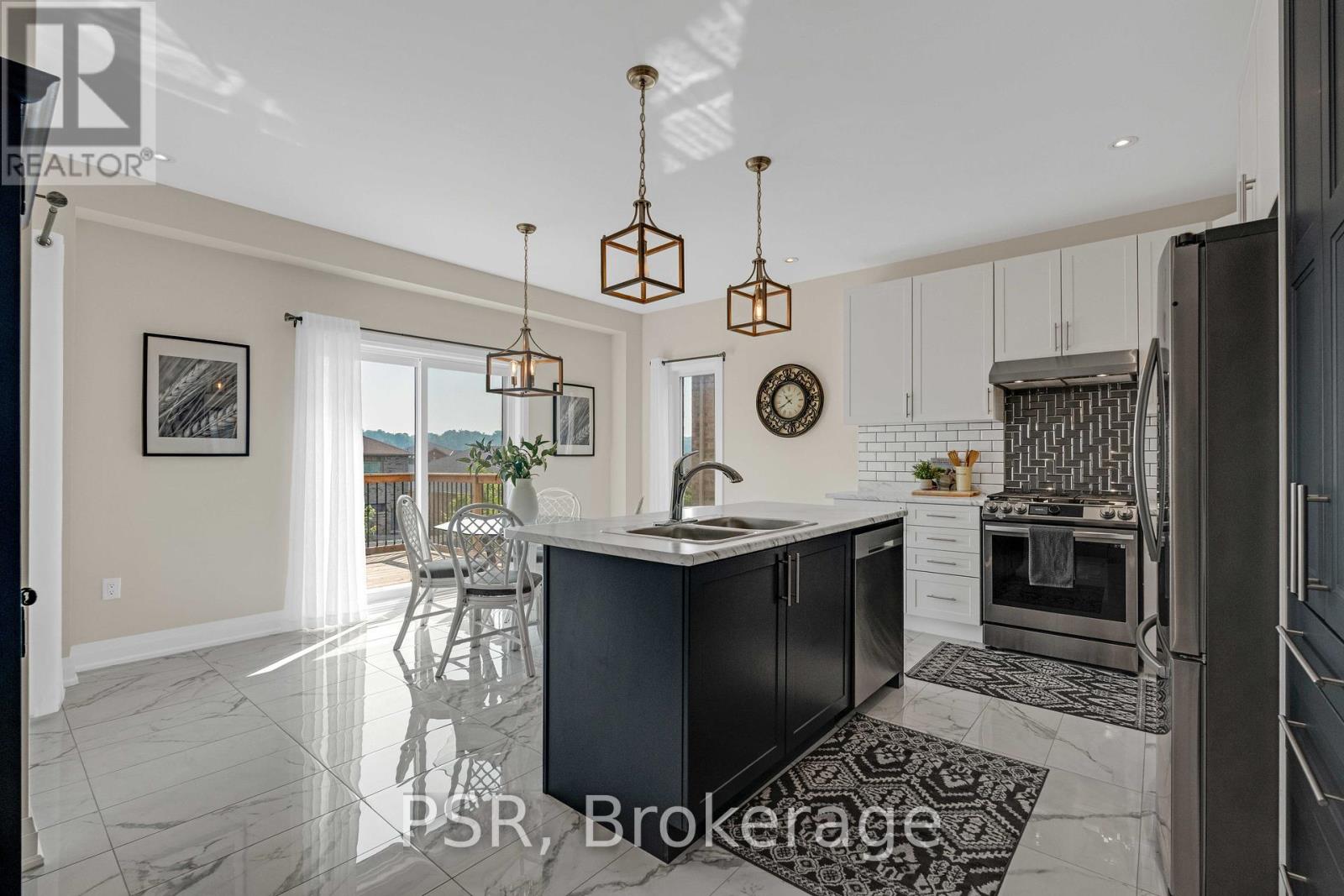 16 Hewson Street, Penetanguishene, Ontario  L9M 0V7 - Photo 11 - S12426733