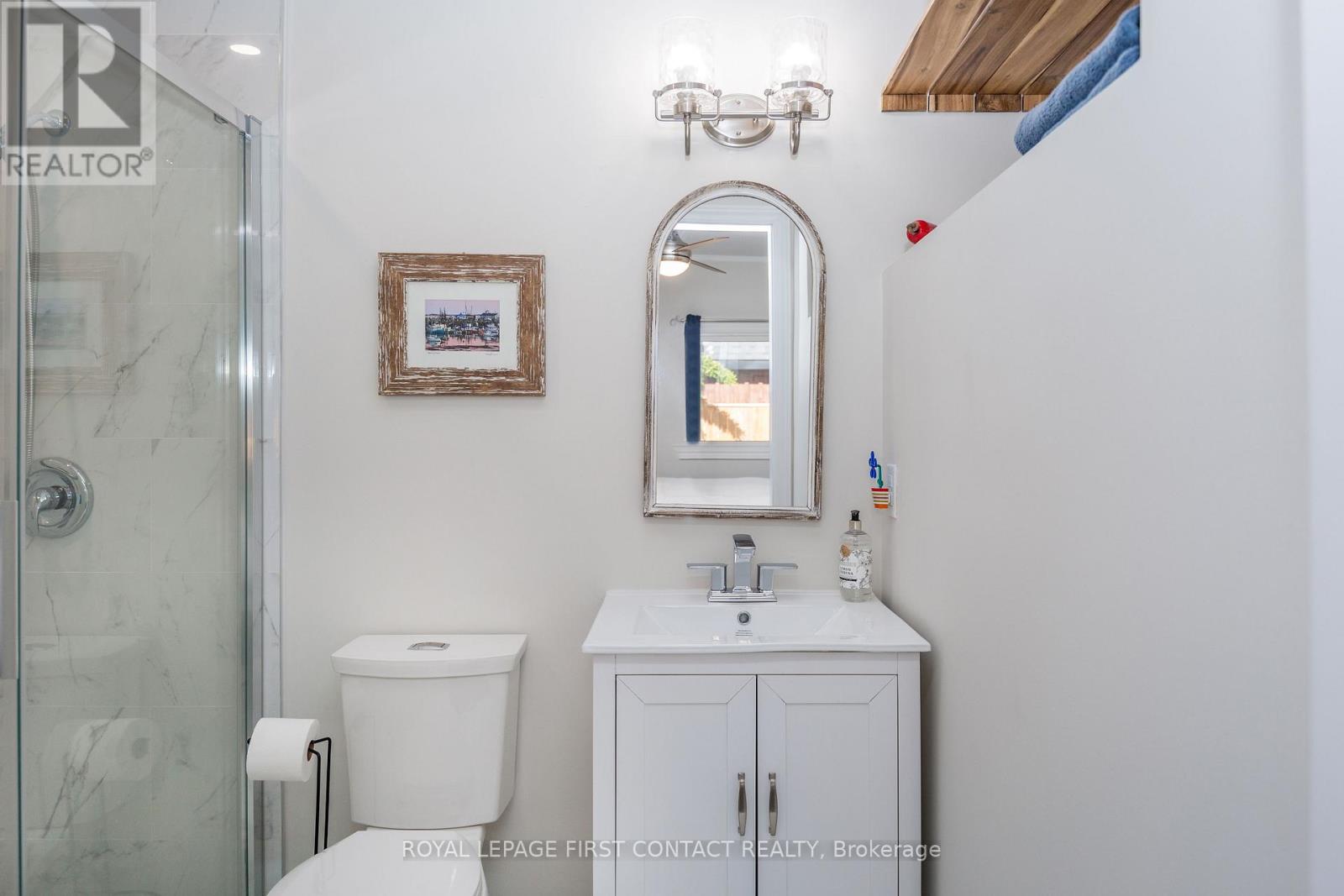 11 Broad Street, Penetanguishene, Ontario  L9M 1E9 - Photo 15 - S12426762