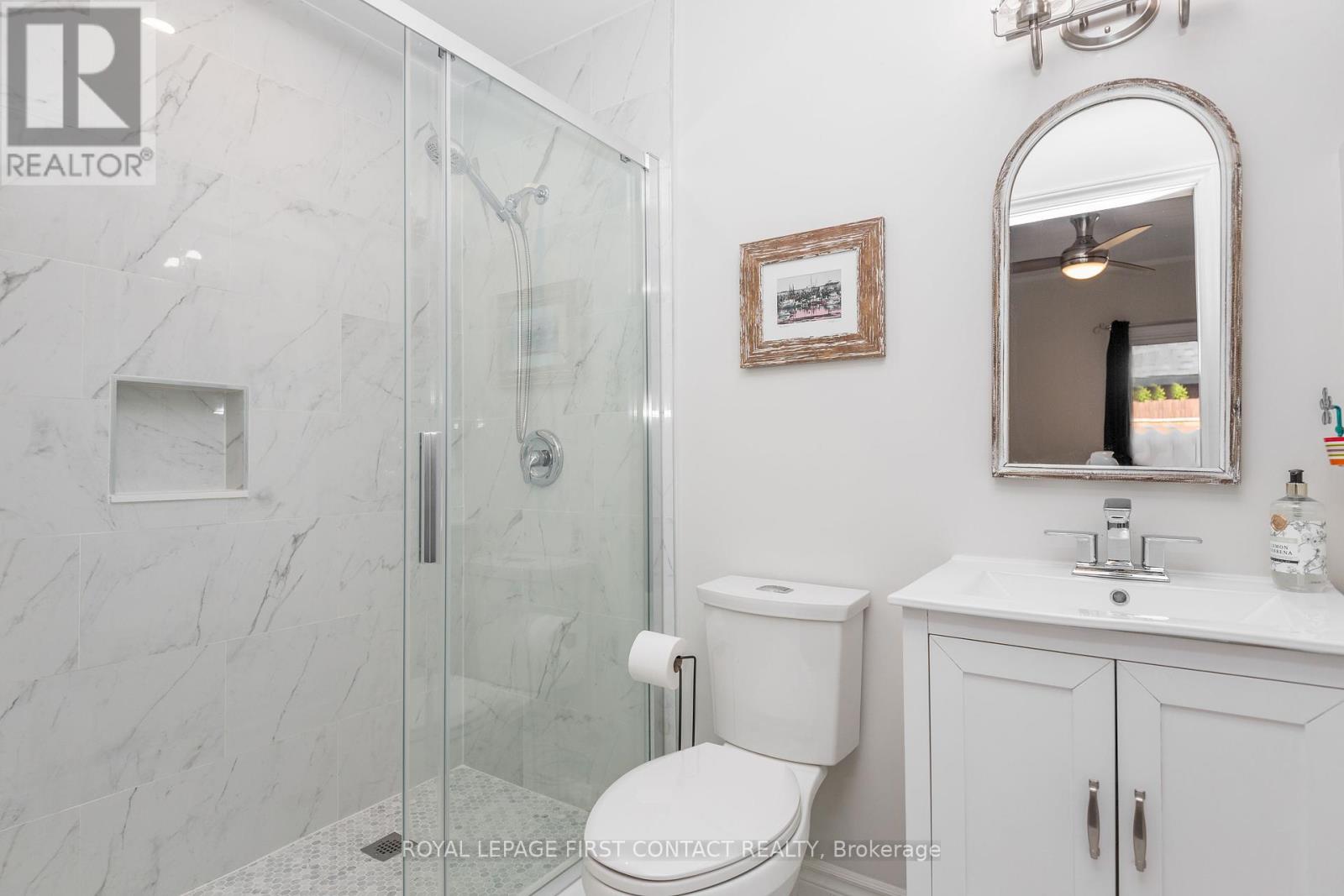 11 Broad Street, Penetanguishene, Ontario  L9M 1E9 - Photo 16 - S12426762