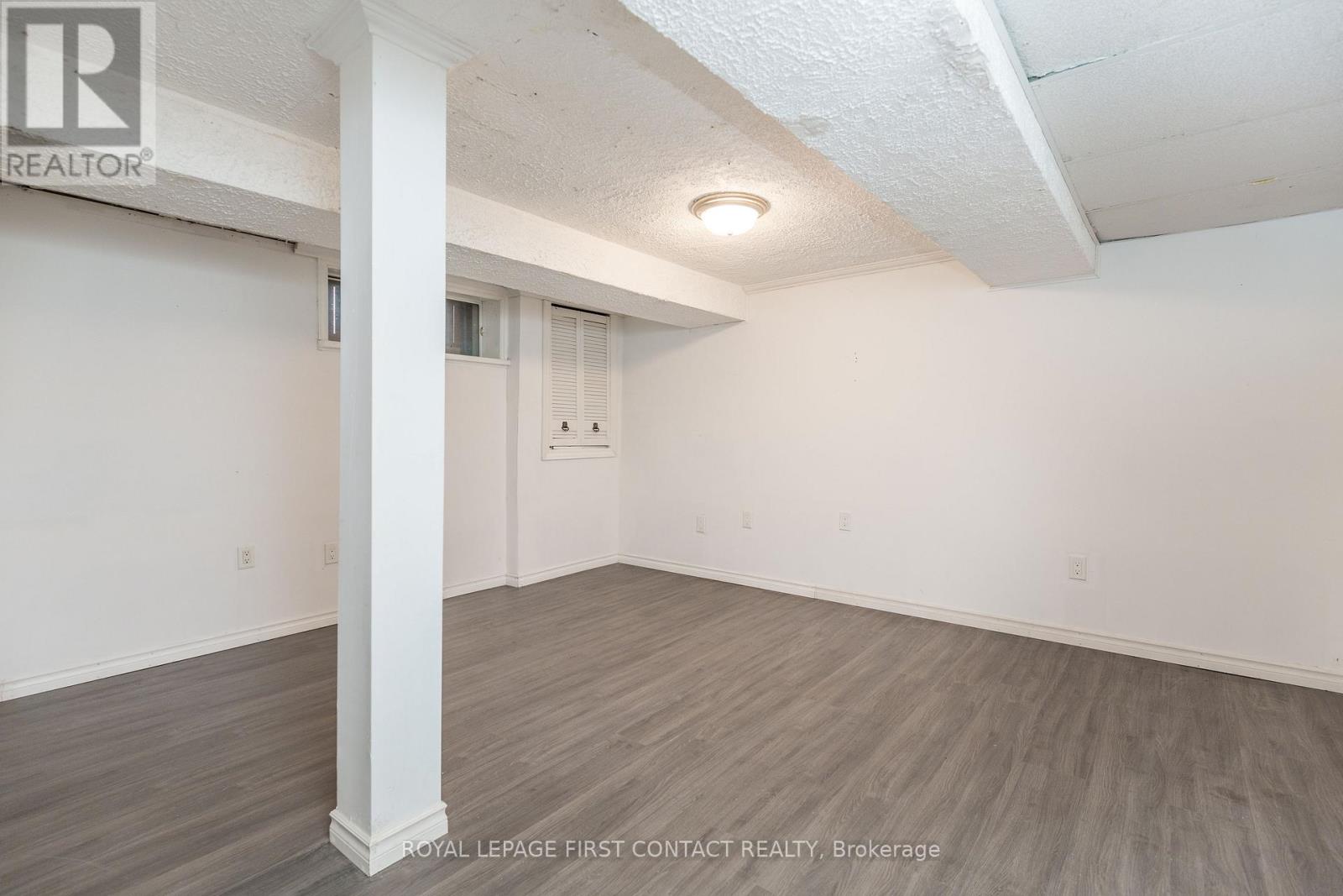 11 Broad Street, Penetanguishene, Ontario  L9M 1E9 - Photo 34 - S12426762