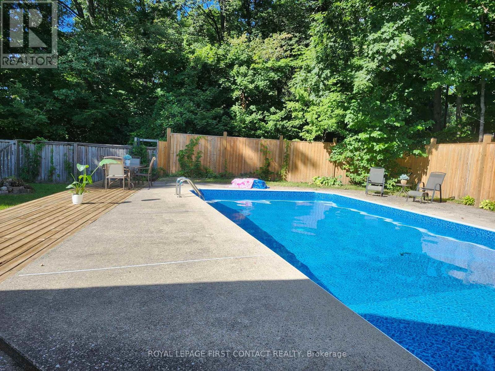 11 Broad Street, Penetanguishene, Ontario  L9M 1E9 - Photo 37 - S12426762