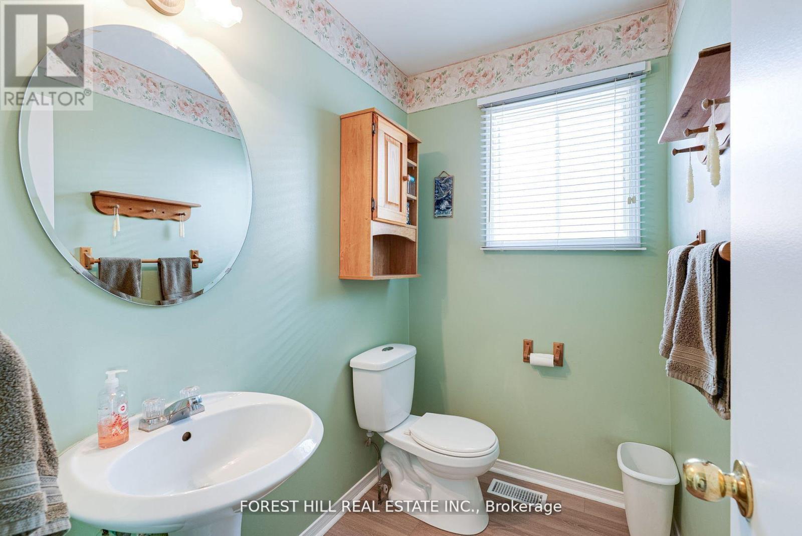 44 Quance Street, Barrie, Ontario  L4N 7M3 - Photo 13 - S12426848