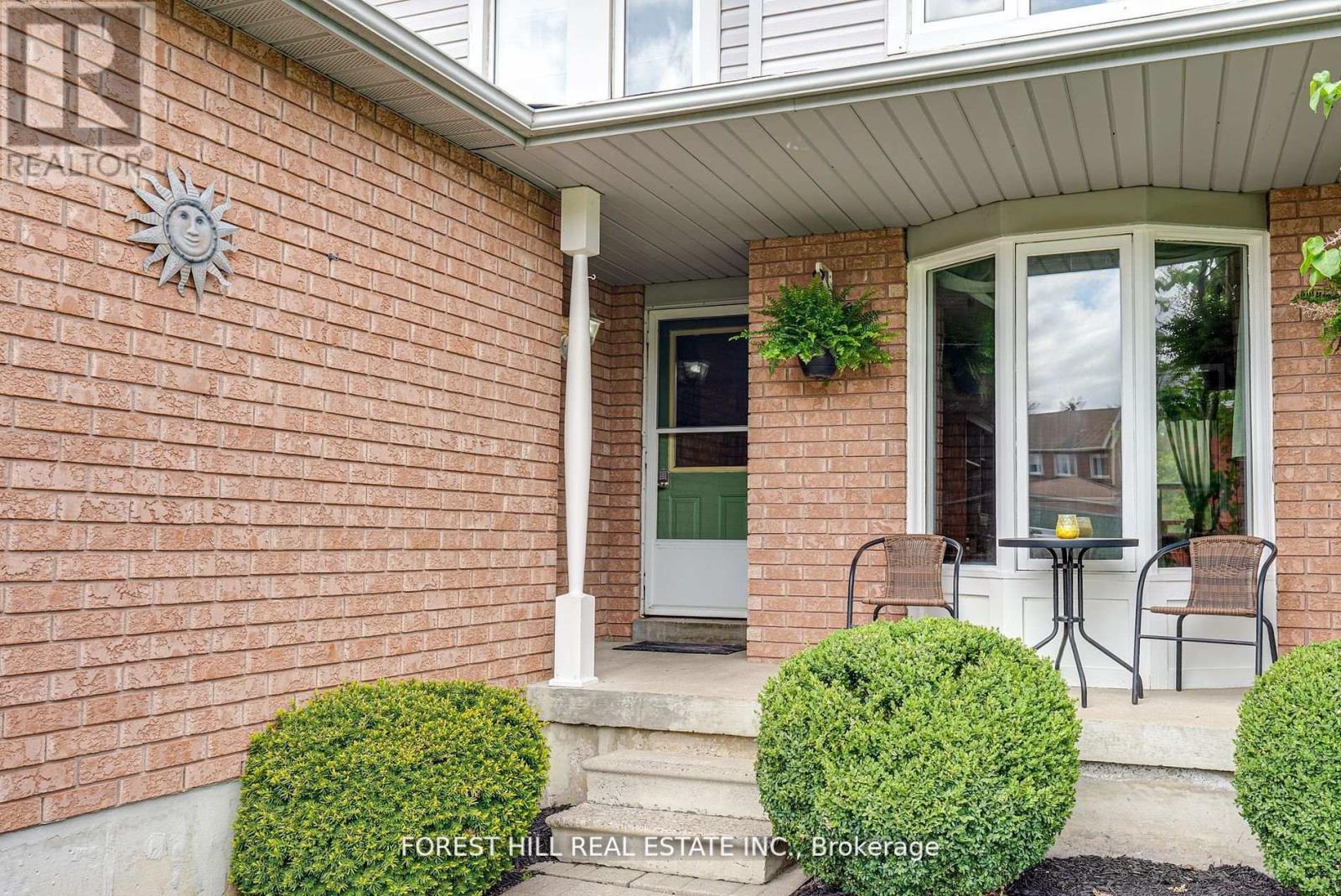 44 Quance Street, Barrie, Ontario  L4N 7M3 - Photo 2 - S12426848