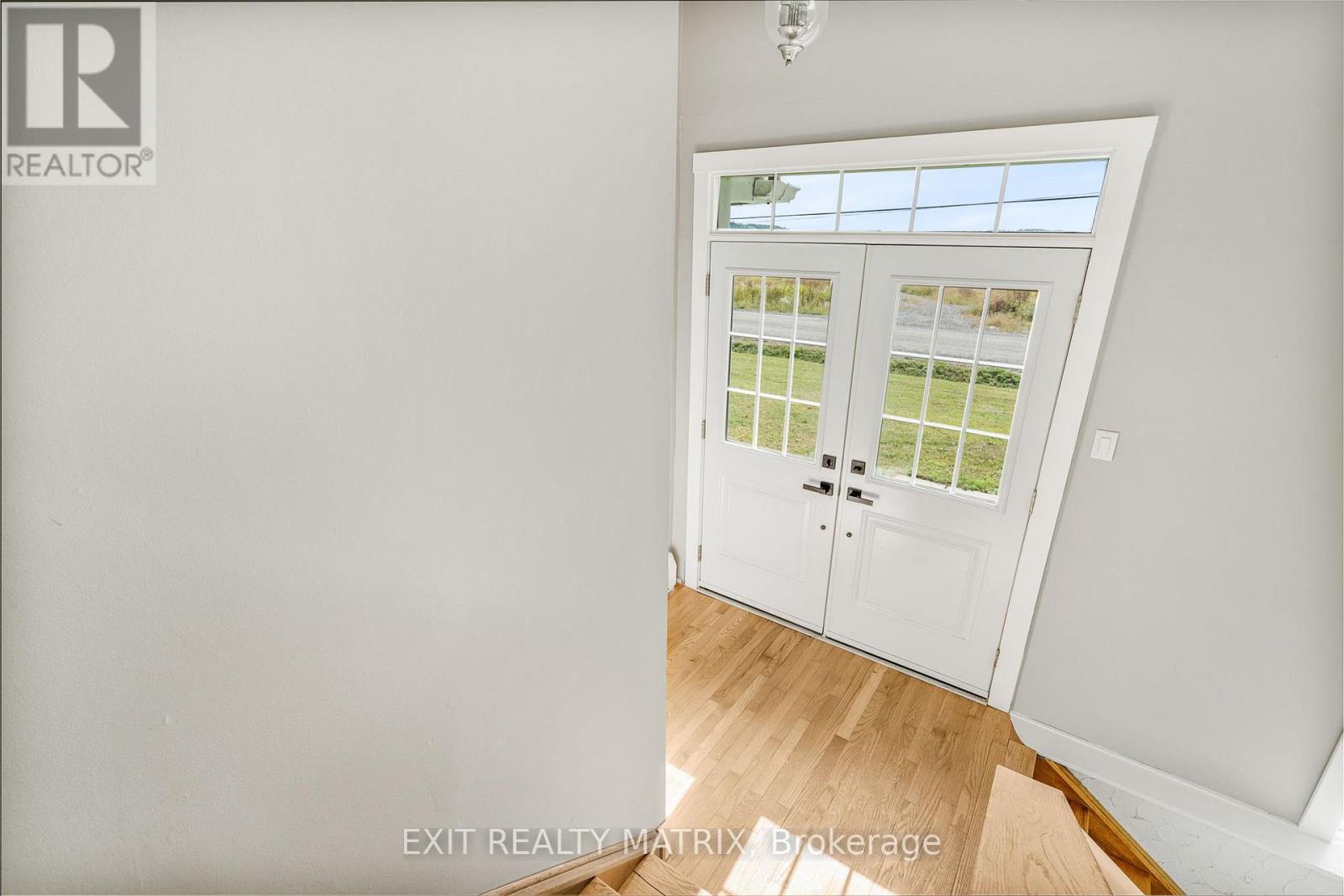 1895 Clark Road, Clarence-Rockland, Ontario  K4K 1K7 - Photo 3 - X12426890