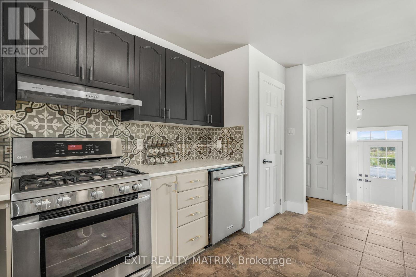 1895 Clark Road, Clarence-Rockland, Ontario  K4K 1K7 - Photo 5 - X12426890