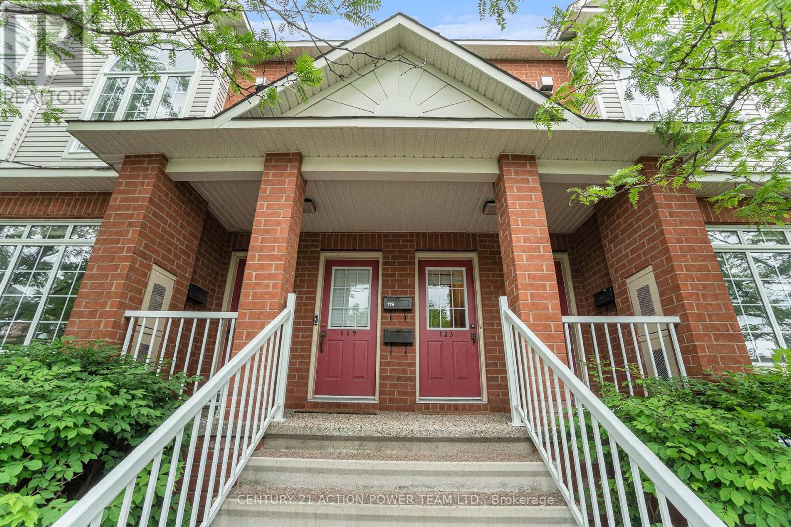 13 - 123 Gatestone Private, Ottawa, Ontario  K1J 1K5 - Photo 2 - X12426913