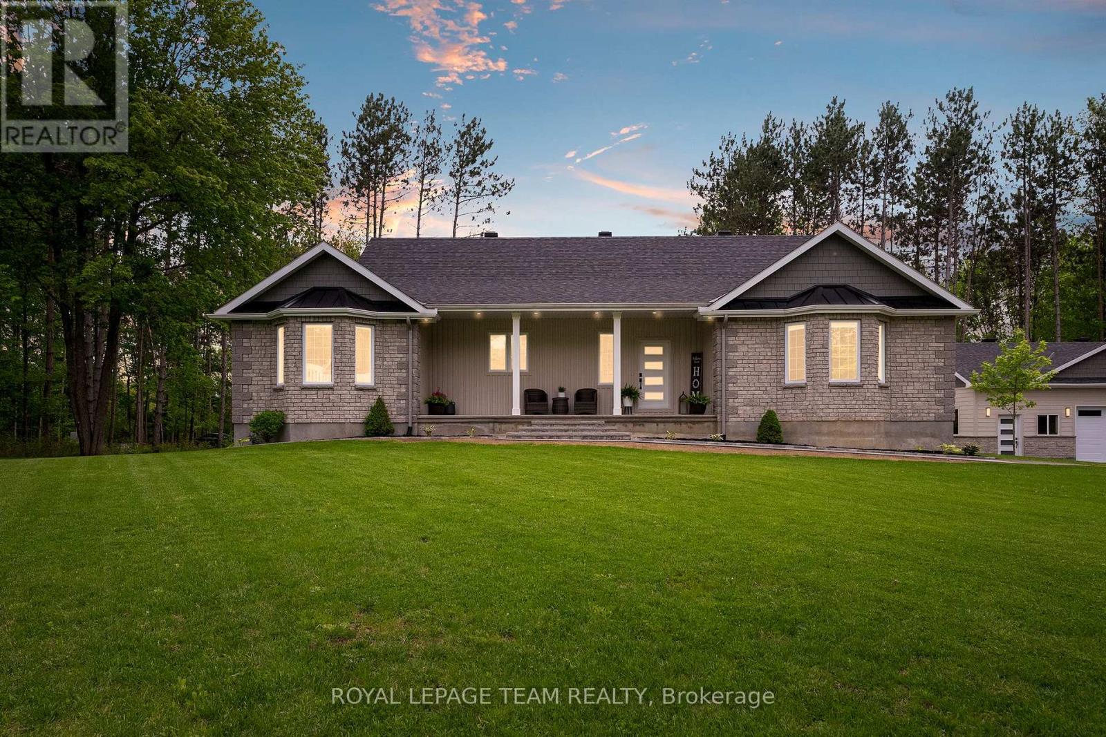 108 Royal Troon Lane, Ottawa, Ontario  K0A 1T0 - Photo 2 - X12426924