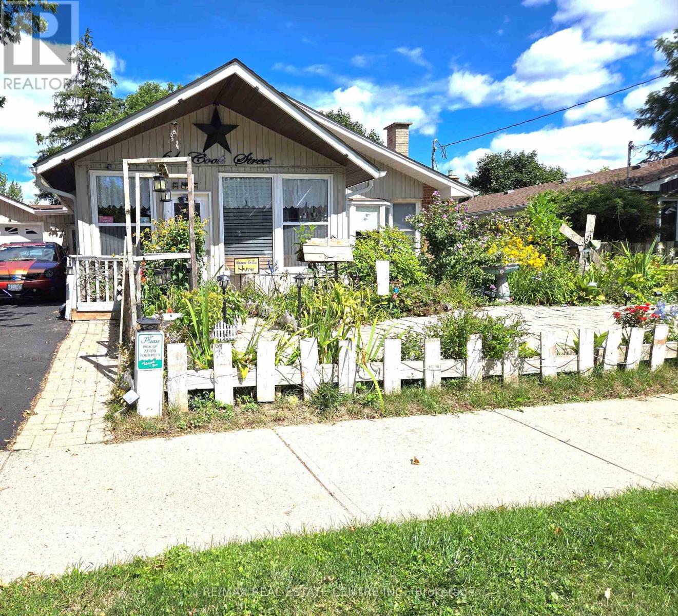 61 COOK STREET, Halton Hills, Ontario