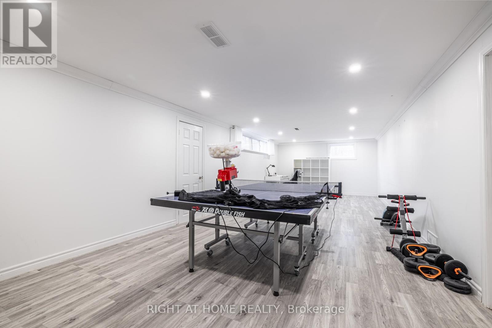 2076 Constance Drive, Oakville, Ontario  L6J 2V7 - Photo 12 - W12426717