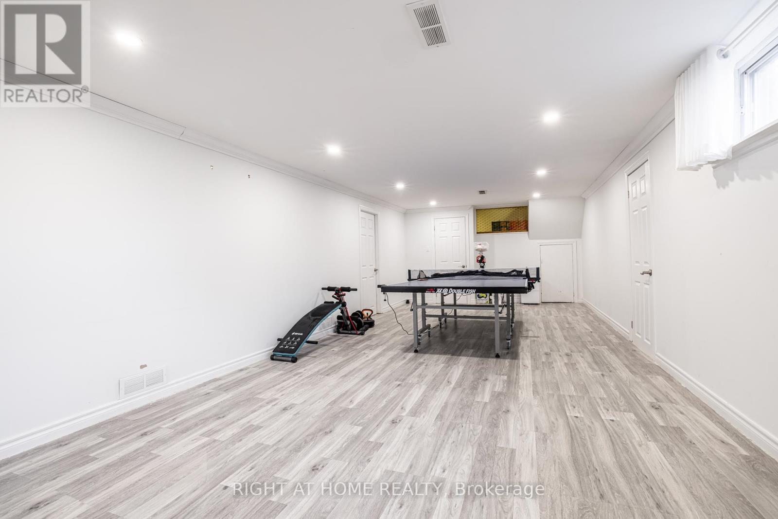 2076 Constance Drive, Oakville, Ontario  L6J 2V7 - Photo 14 - W12426717