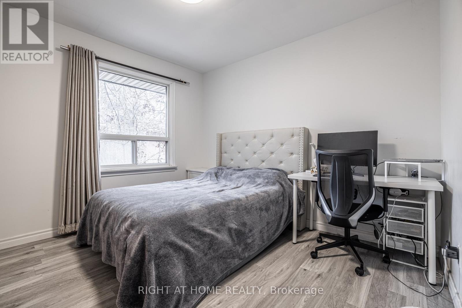 2076 Constance Drive, Oakville, Ontario  L6J 2V7 - Photo 8 - W12426717