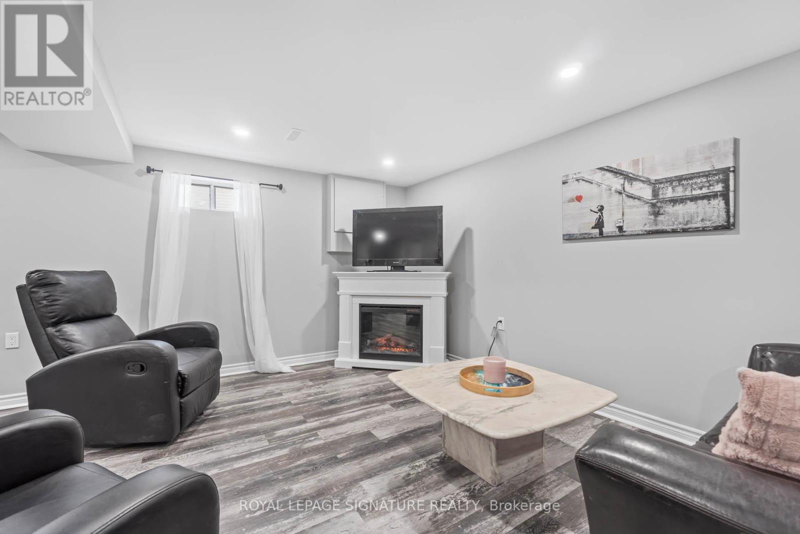 9 Faludon Drive, Halton Hills, Ontario  L7G 1H6 - Photo 32 - W12426752