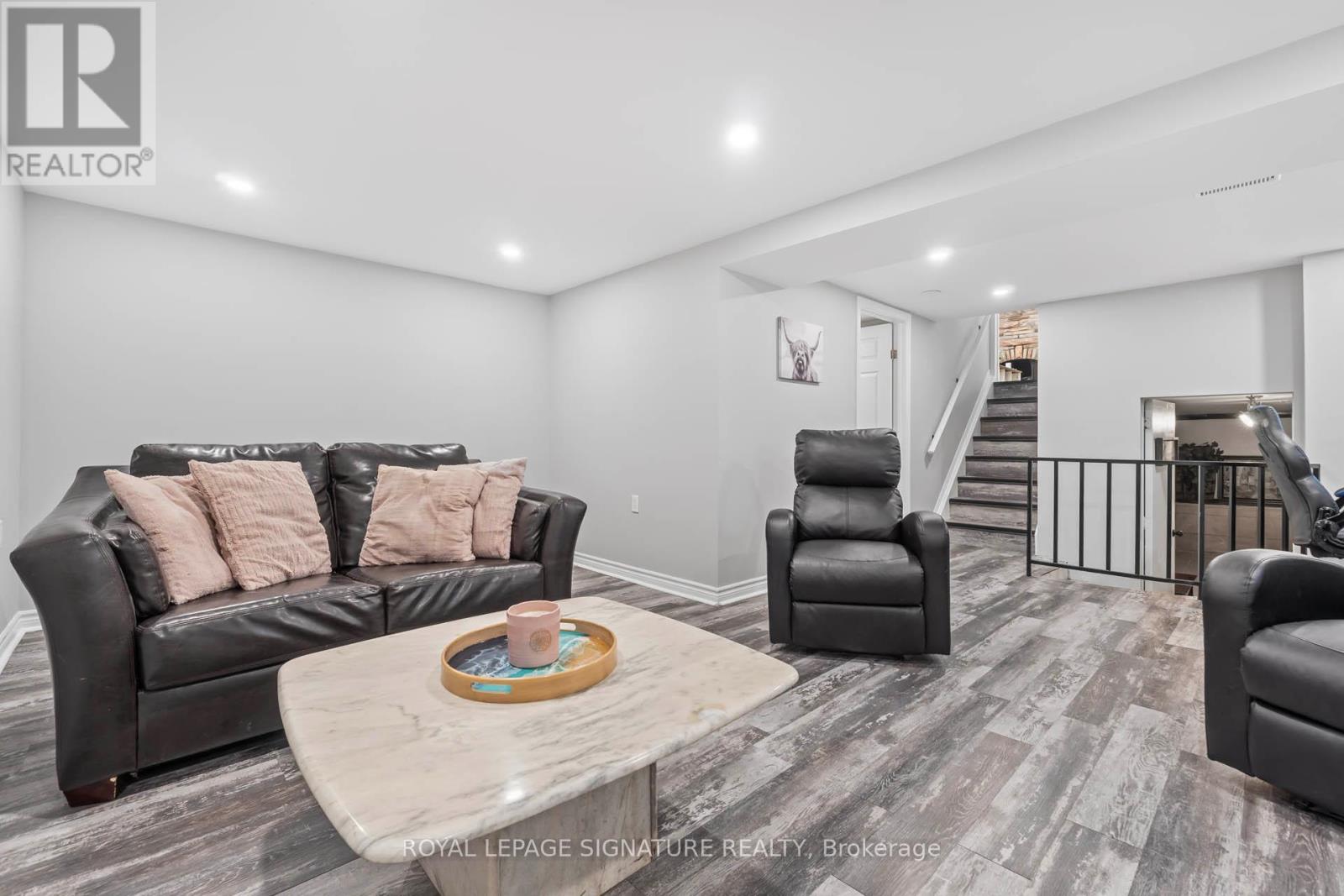 9 Faludon Drive, Halton Hills, Ontario  L7G 1H6 - Photo 33 - W12426752