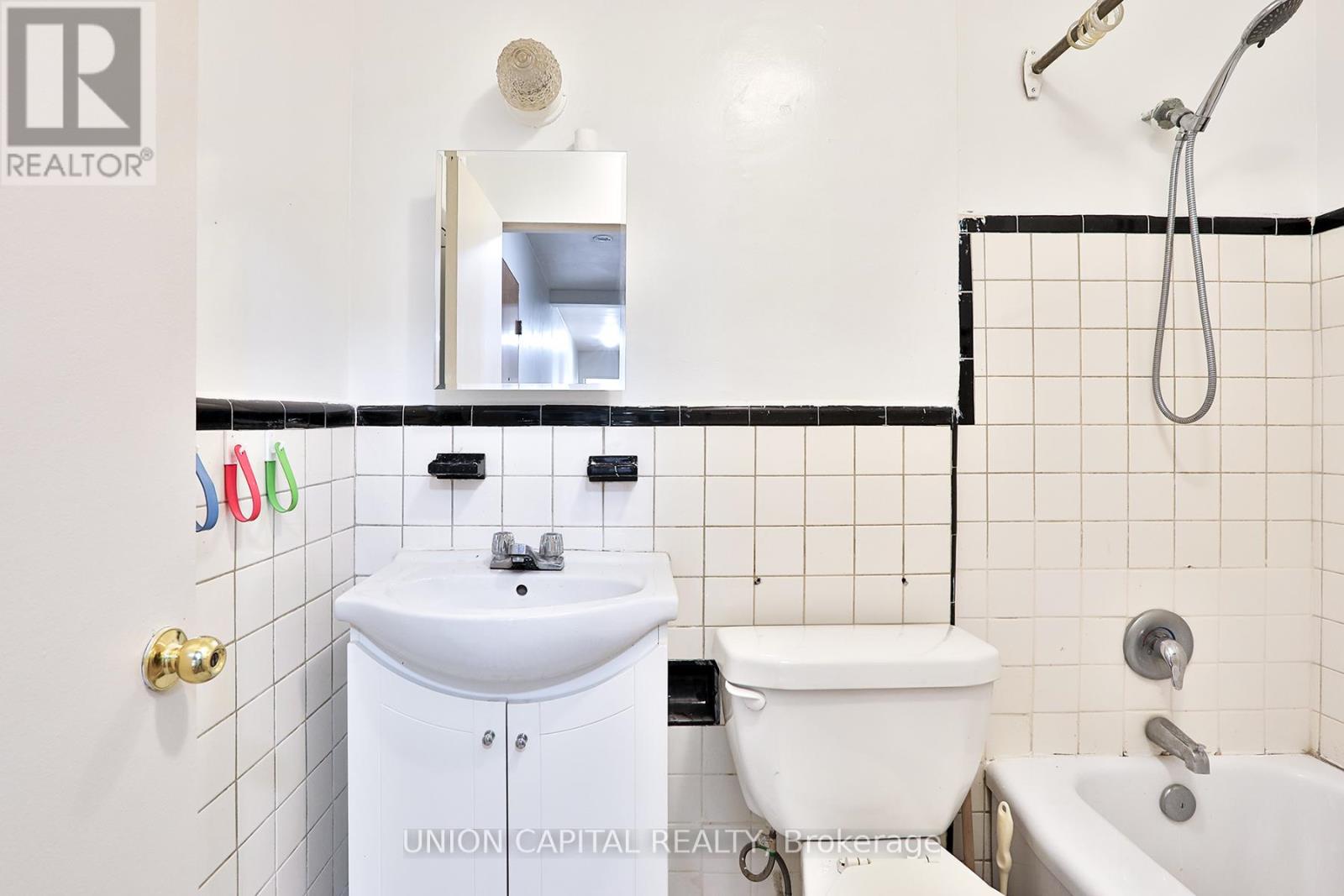 310 - 1969 Eglinton Ave W Avenue, Toronto, Ontario  M6E 2K1 - Photo 16 - W12426765