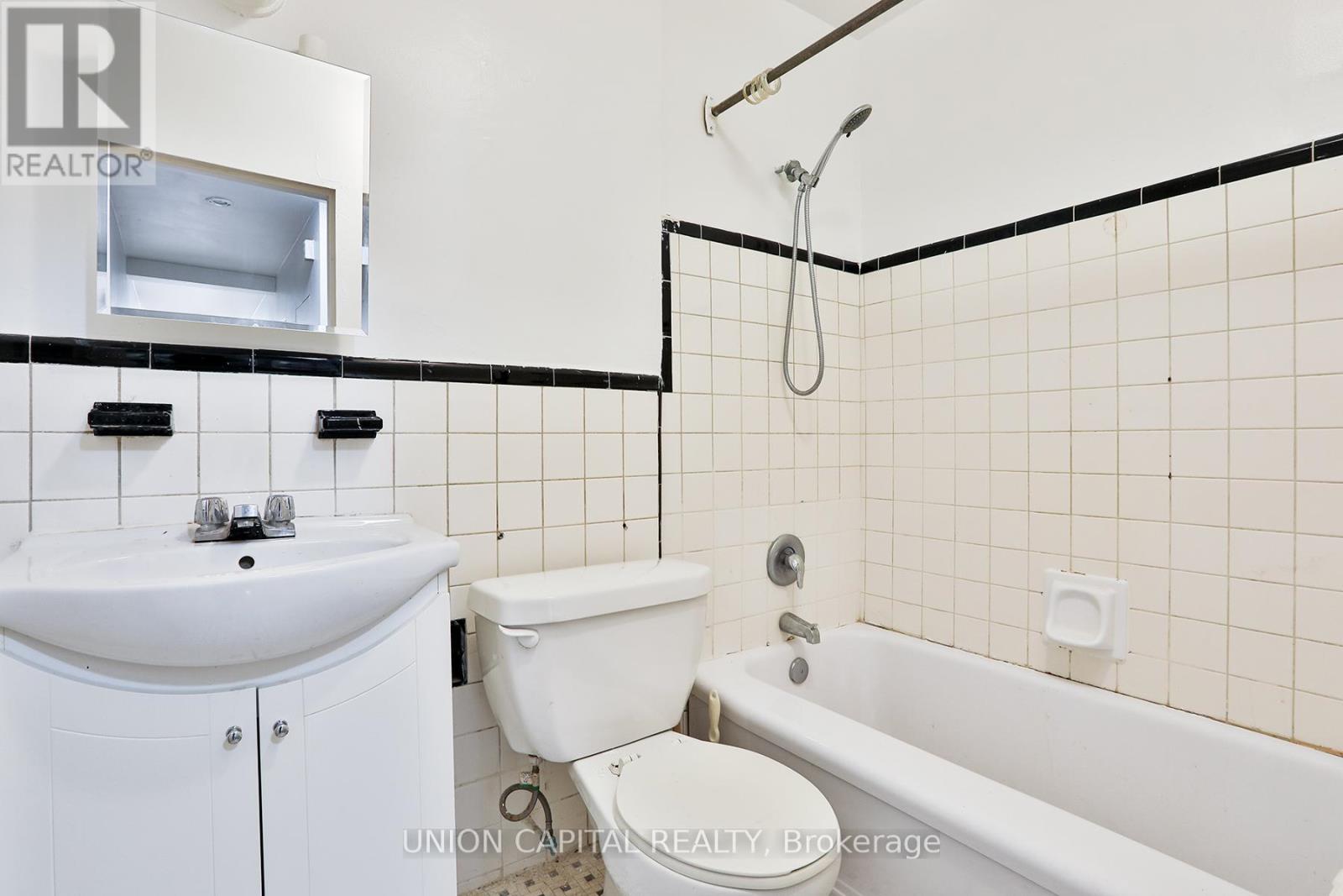 310 - 1969 Eglinton Ave W Avenue, Toronto, Ontario  M6E 2K1 - Photo 8 - W12426765