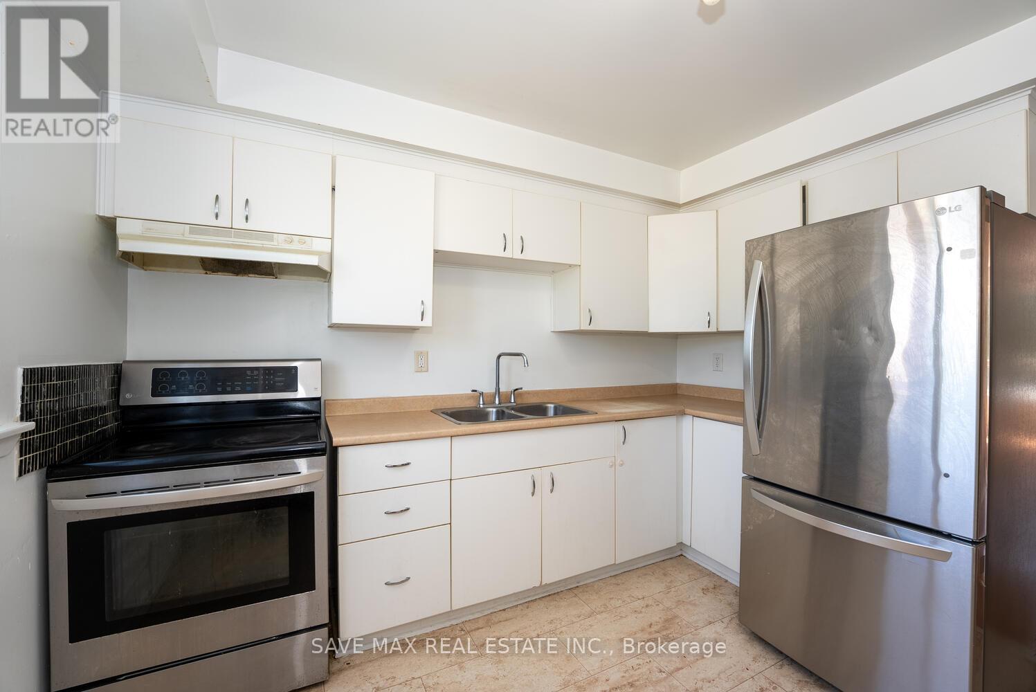 62 Moregate Crescent, Brampton, Ontario  L6S 3K9 - Photo 11 - W12426785