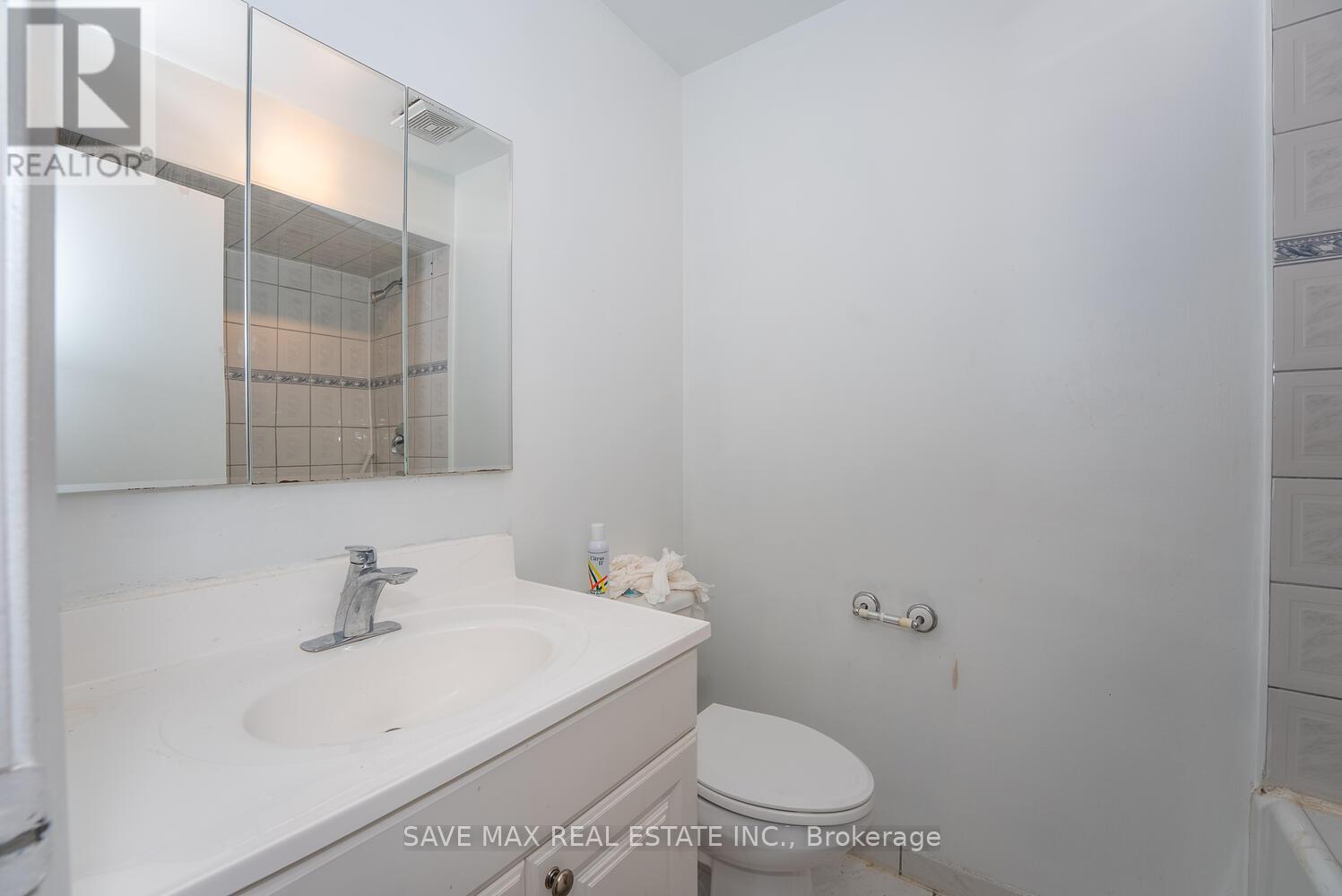 62 Moregate Crescent, Brampton, Ontario  L6S 3K9 - Photo 18 - W12426785
