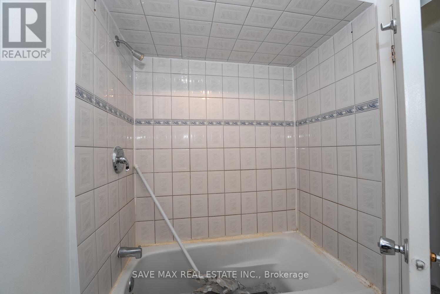 62 Moregate Crescent, Brampton, Ontario  L6S 3K9 - Photo 19 - W12426785