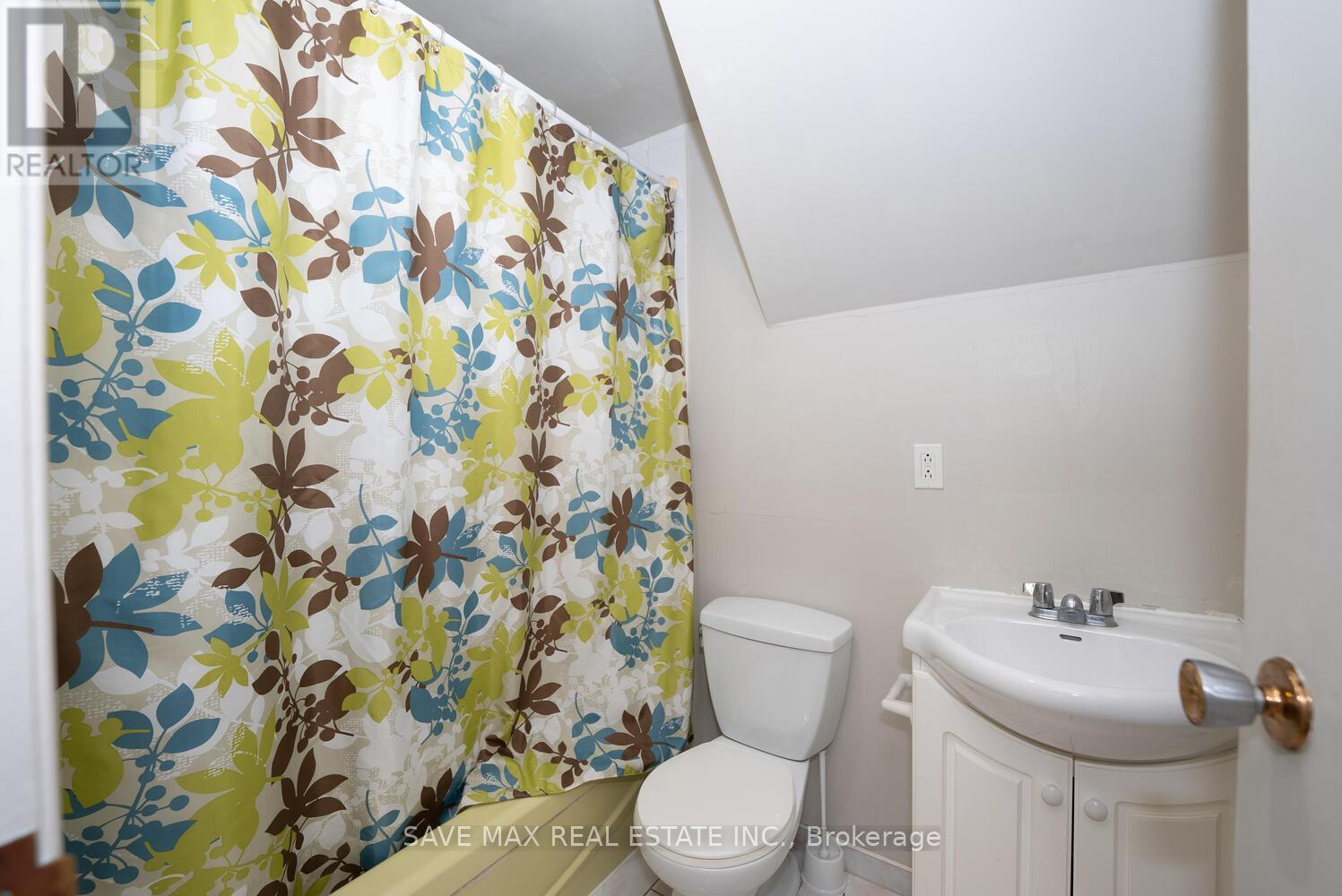 62 Moregate Crescent, Brampton, Ontario  L6S 3K9 - Photo 35 - W12426785