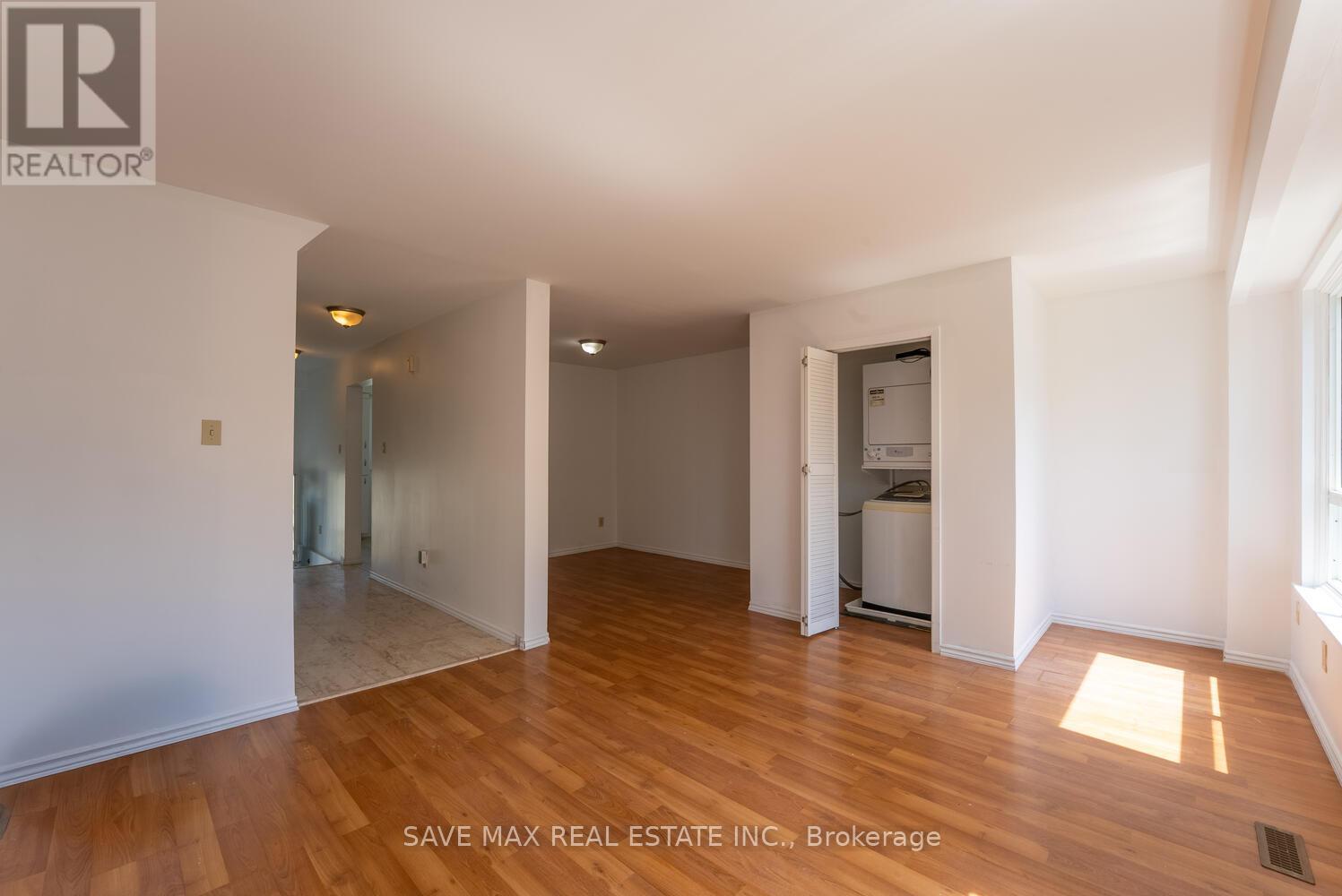 62 Moregate Crescent, Brampton, Ontario  L6S 3K9 - Photo 6 - W12426785