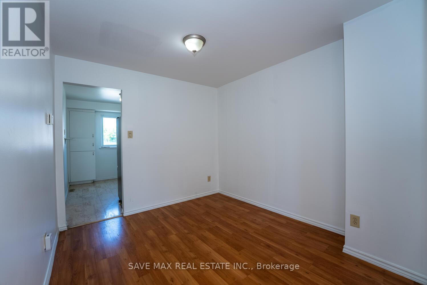 62 Moregate Crescent, Brampton, Ontario  L6S 3K9 - Photo 7 - W12426785