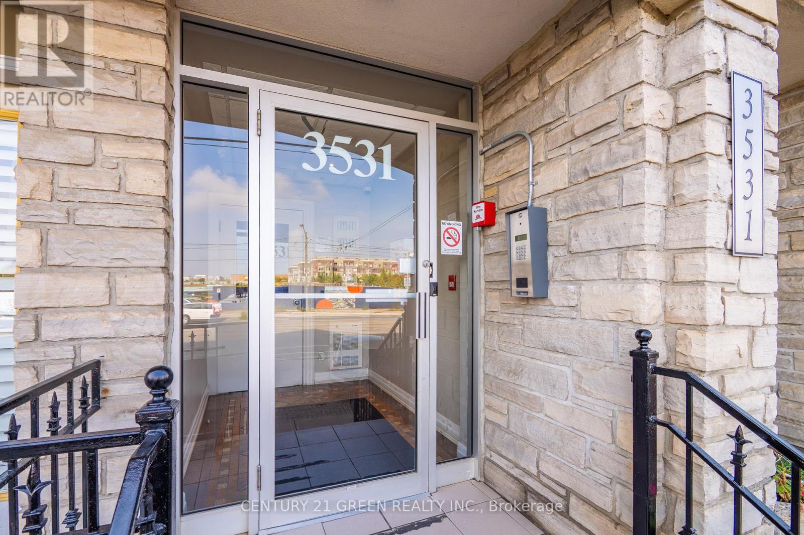 316 - 3531 Lake Shore Boulevard W, Toronto, Ontario  M8W 1P4 - Photo 2 - W12426820