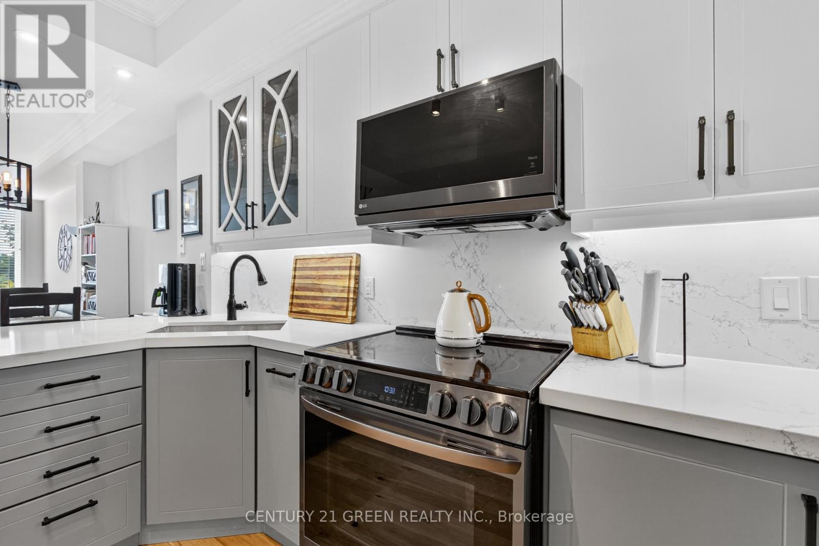 316 - 3531 Lake Shore Boulevard W, Toronto, Ontario  M8W 1P4 - Photo 8 - W12426820