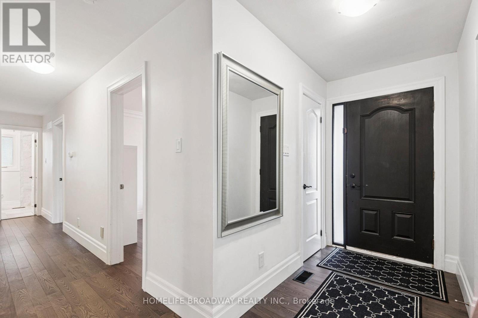 17 Jill Crescent, Toronto, Ontario  M9B 6B2 - Photo 10 - W12426826