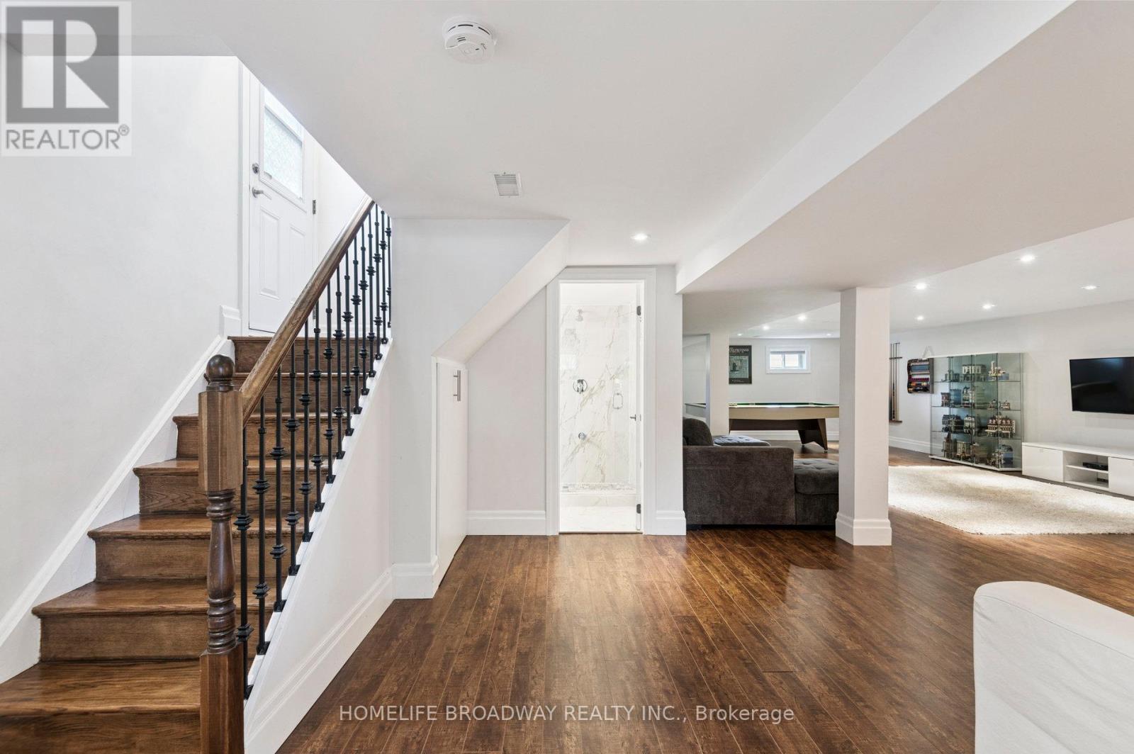 17 Jill Crescent, Toronto, Ontario  M9B 6B2 - Photo 24 - W12426826