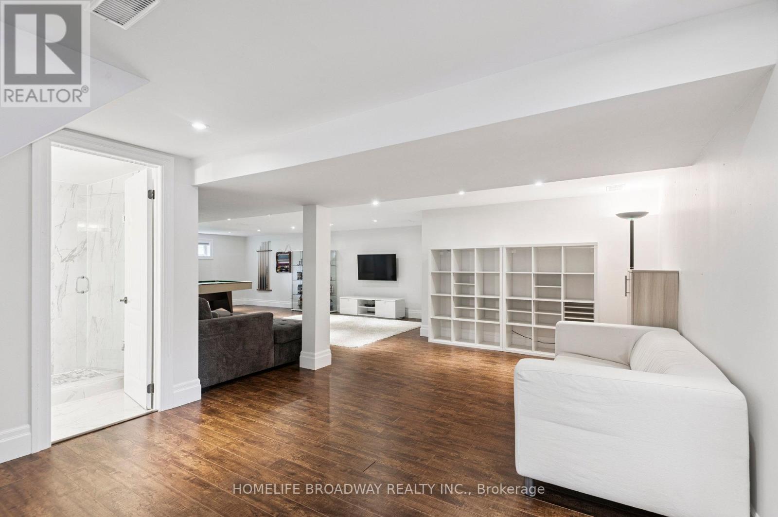 17 Jill Crescent, Toronto, Ontario  M9B 6B2 - Photo 25 - W12426826