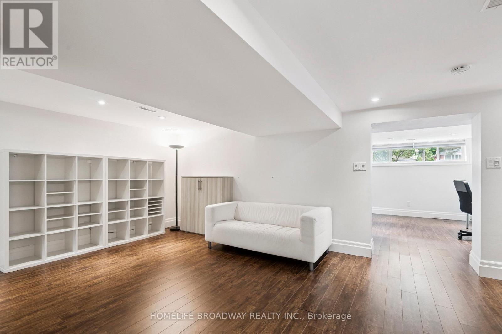 17 Jill Crescent, Toronto, Ontario  M9B 6B2 - Photo 26 - W12426826