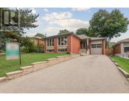 17 JILL CRESCENT, Toronto, Ontario
