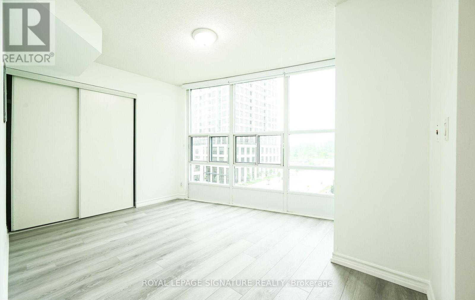 503 - 33 Elm Drive, Mississauga, Ontario  L5B 4L2 - Photo 15 - W12426845