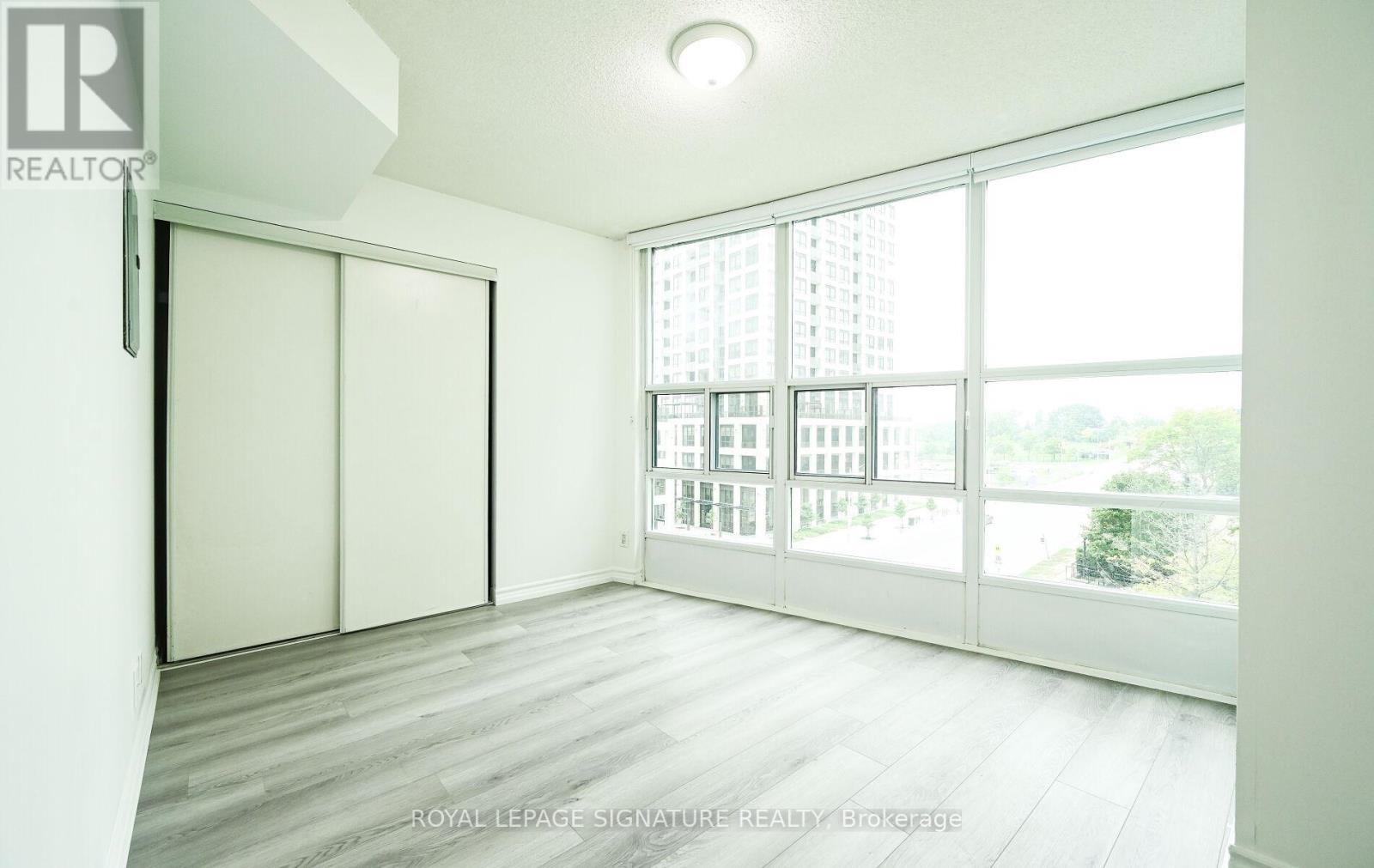 503 - 33 Elm Drive, Mississauga, Ontario  L5B 4L2 - Photo 16 - W12426845