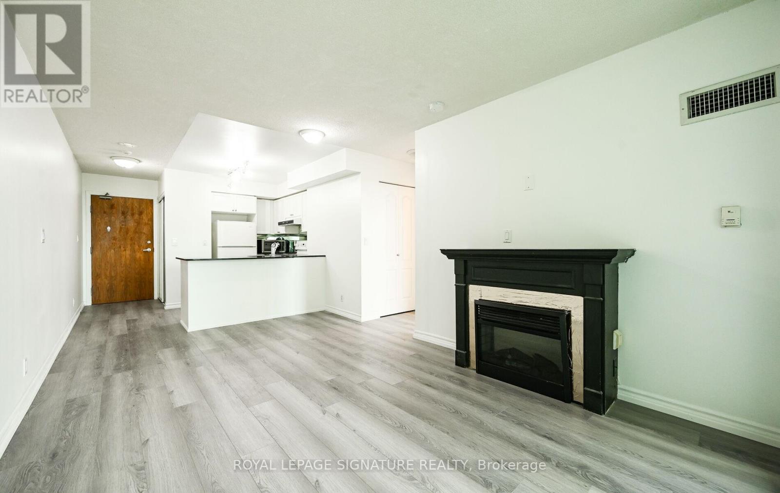 503 - 33 Elm Drive, Mississauga, Ontario  L5B 4L2 - Photo 7 - W12426845