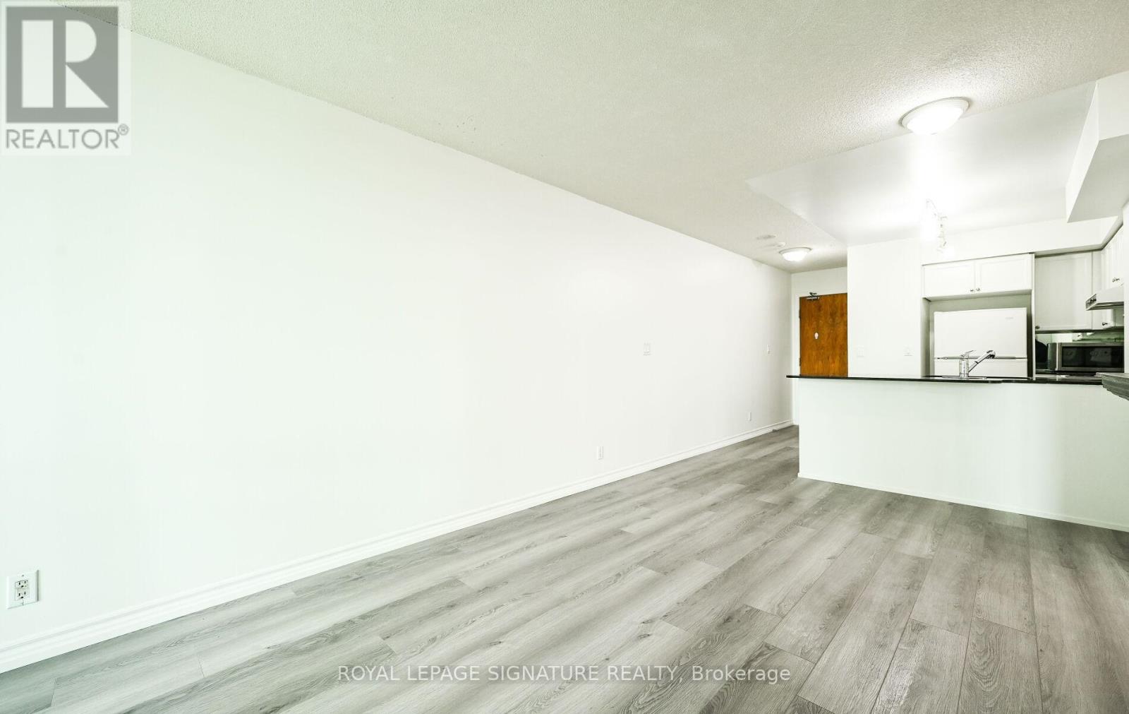 503 - 33 Elm Drive, Mississauga, Ontario  L5B 4L2 - Photo 8 - W12426845